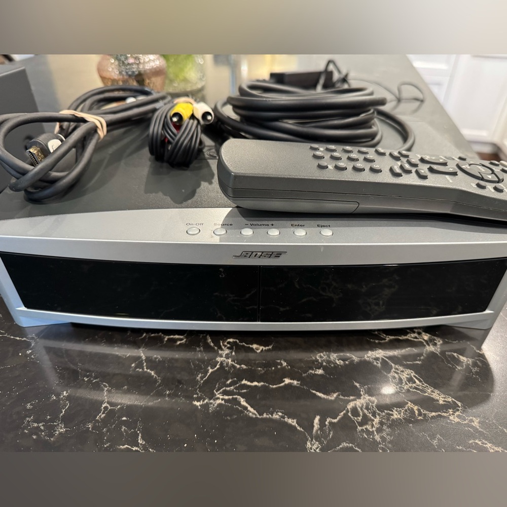 BOSE Media Centre Console AV 3-2-1 II Series